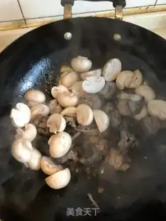 Make Cinnamon fungus mushroom chicken step 5