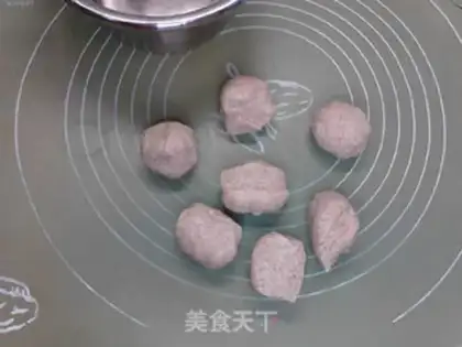 Make Mushroom beef, black wheat bun step 10