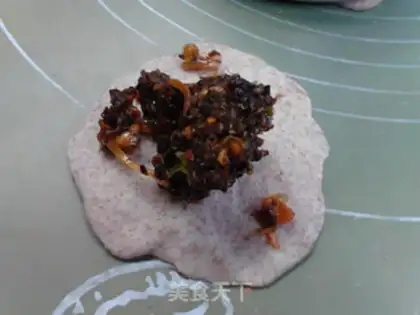 Make Mushroom beef, black wheat bun step 12
