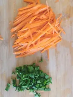 Make All-mega carrot omelet step 0