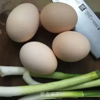 Make Garlic fried eggs step 0
