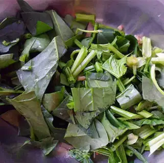 Make Soy sauce spinach step 1