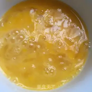 Make Garlic fried eggs step 2
