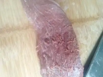 Make Five fragrance of beef step 1
