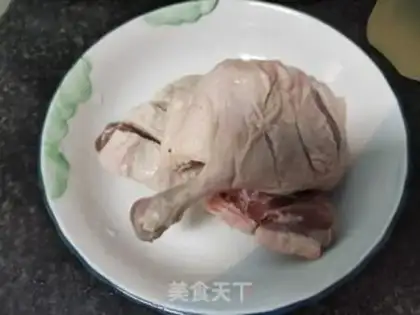 Make A roasted duck leg with pepper salt step 0