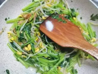 Make Soybeans sprouts, guacamole step 7