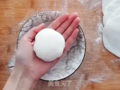 Make Strawberry Mango Snowmen step 8