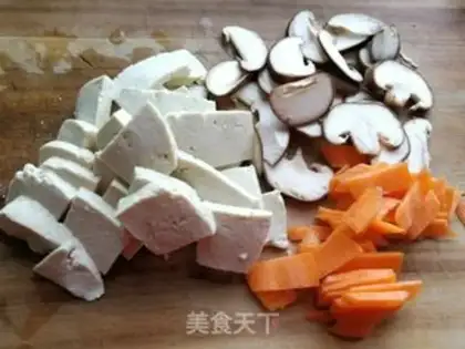 Make Tofu soup step 1
