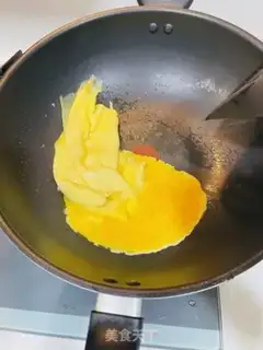 Make Suffering pepper and eggs step 1