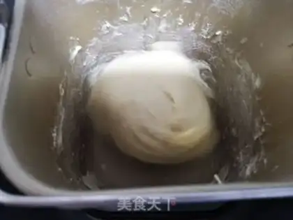 Make Japanese milk rolls step 1
