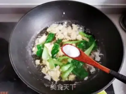 Make Soup gravy egg and pork soup step 4
