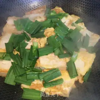 Make Garlic eggs and tofu step 7
