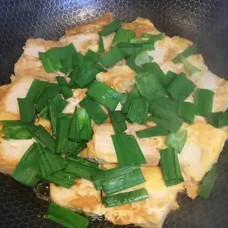 Make Garlic eggs and tofu step 8