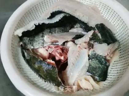 Make Black fish mushroom soup step 0
