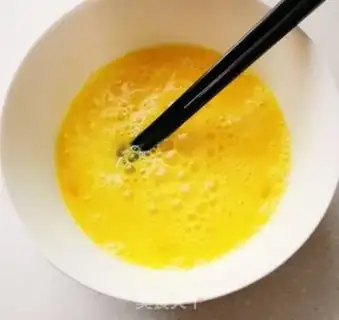 Make Sugar fried eggs step 1