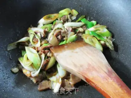 Make Onion fried lamb step 7