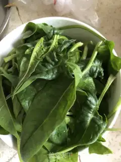 Make Boiling spinach soup step 0