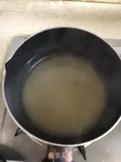 Make Boiling spinach soup step 1