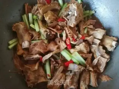Make Celery drys the chops step 12