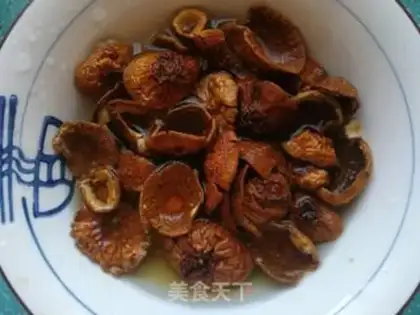 Make The pine bouquet soup step 0