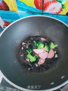 Make The ham, the blue flower step 8