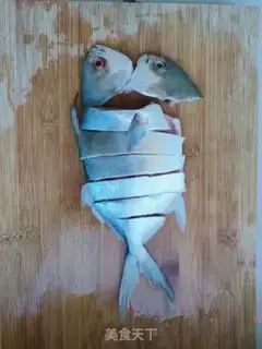 Make Dry-fried fish step 1