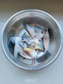 Make Dry-fried fish step 2