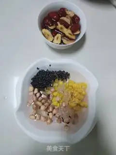 Make "Red dates, black rice, peanut porridge." step 2