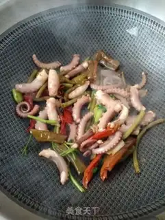 Make Piper pepper with long legs step 15