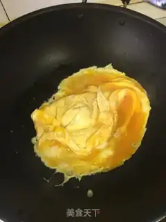 Make Silverfish tomato fried eggs step 2