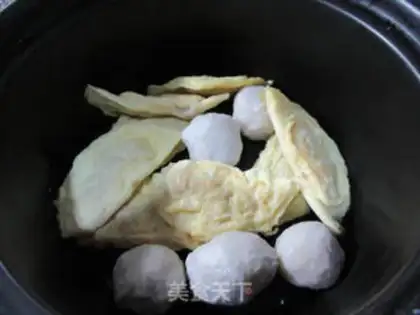 Make Squidball egg soup step 1