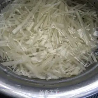 Make Potatoes and potatoes step 0