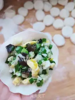 Make Pyramid dumplings step 9