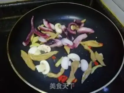 Make Pepper fried octopus feet step 3