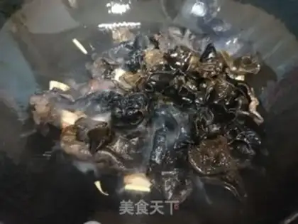 Make Mushroom fried wood step 5