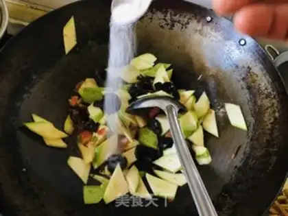 Make Scrambleded eggs step 5