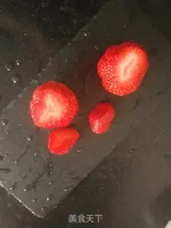Make Strawberry Banana Santa step 2