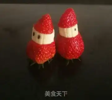 Make Strawberry Banana Santa step 6