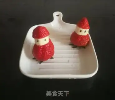 Make Strawberry Banana Santa step 7