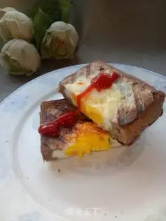 Make Egg core, black and wheat toast step 5
