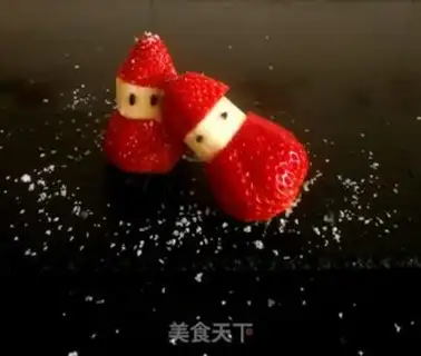 Make Strawberry Banana Santa step 8