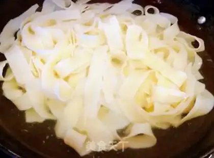 Make Cow noodles step 1