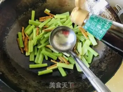Make Tofu fried celery step 5