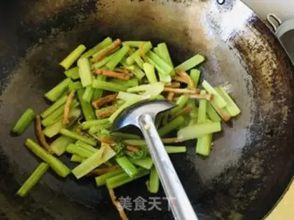 Make Tofu fried celery step 7