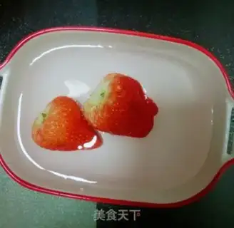 Make Strawberry flamingos step 0