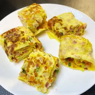Make Breakfast egg roll step 5