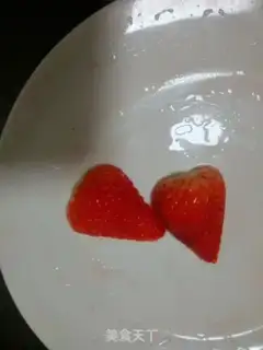 Make Strawberry flamingos step 1