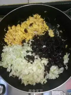 Make Eggs and mussels step 3
