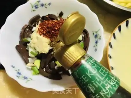 Make Garlic spicy pig blood step 5
