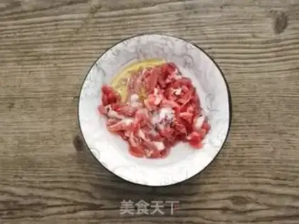 Make Garlic fried lamb step 1